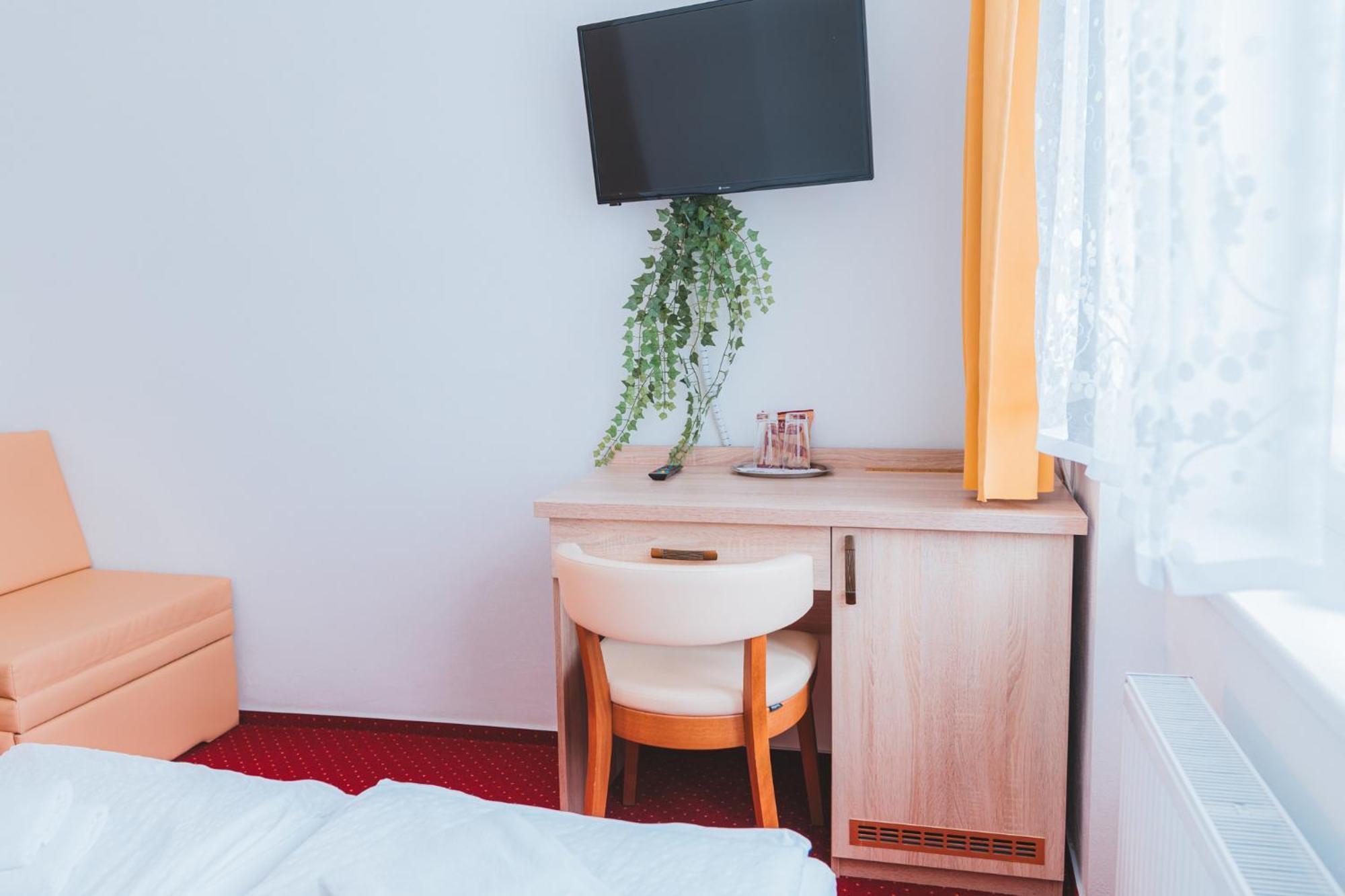 Kavarna A Penzion Reichl Králíky Extérieur photo